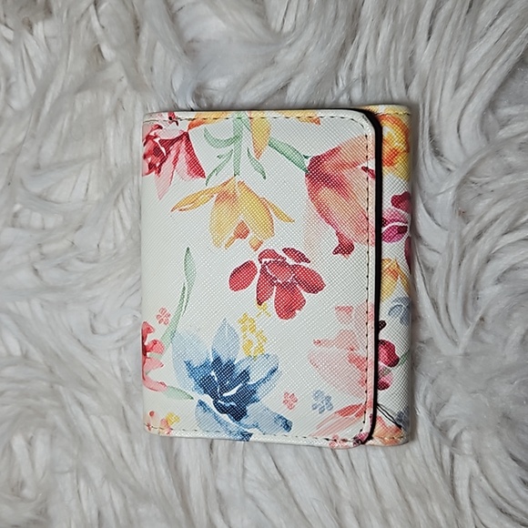 Guang Tong Handbags - Guang Tong Floral Wallet – White with Colorful Florals